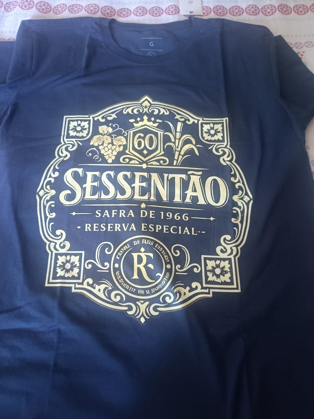 Customer photo review of Camiseta Personalizada SUA PRÓPRIA ARTE - CORES - 100% Algodão