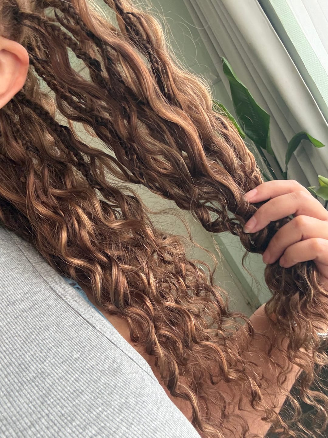 Customer photo review of #4/27/30 Mix Color Blend Loose Deep Wave Human Crochet Hair