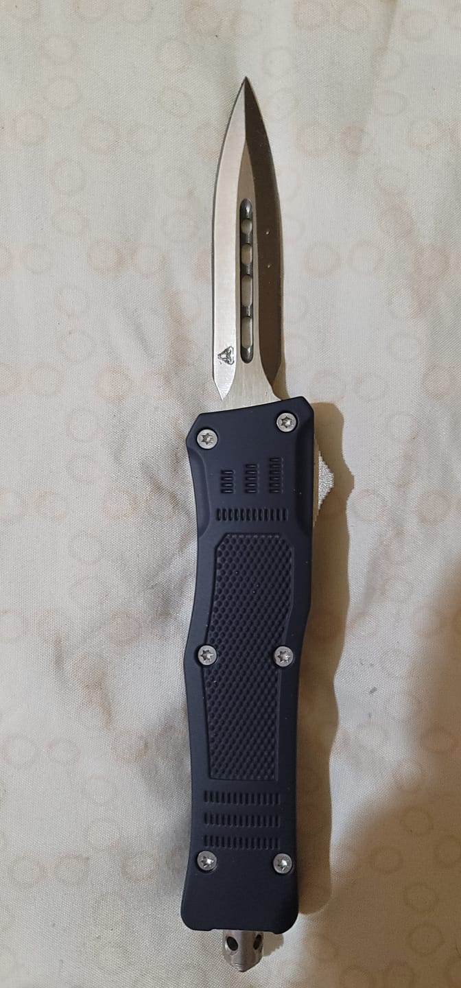 Customer photo review of Small Blue Phantom Automatic OTF Knife