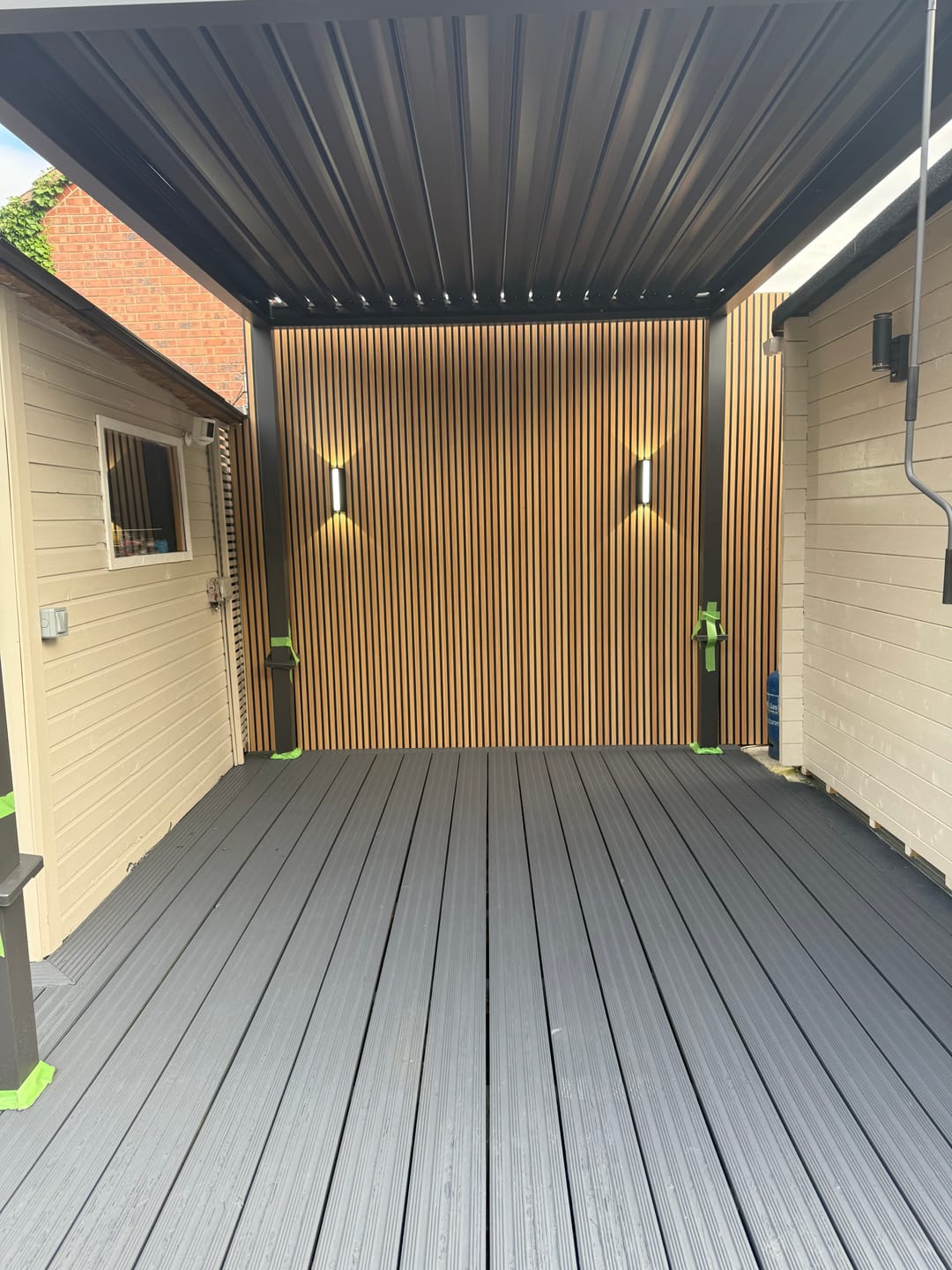 Customer photo review of Exterior Outdoor Panels 2.4m × 1.92m (12 Panels Per Pack)