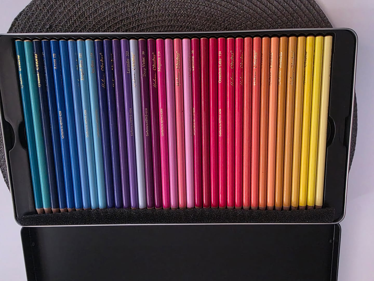 Customer photo review of Ohuhu Halawa Series 72 Colors Oil-based Colored Pencils