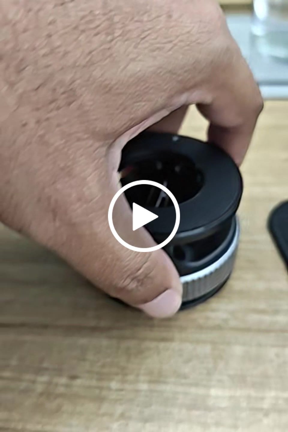 Customer video review of 360° MagPro Magnetic Phone Holder by Casence