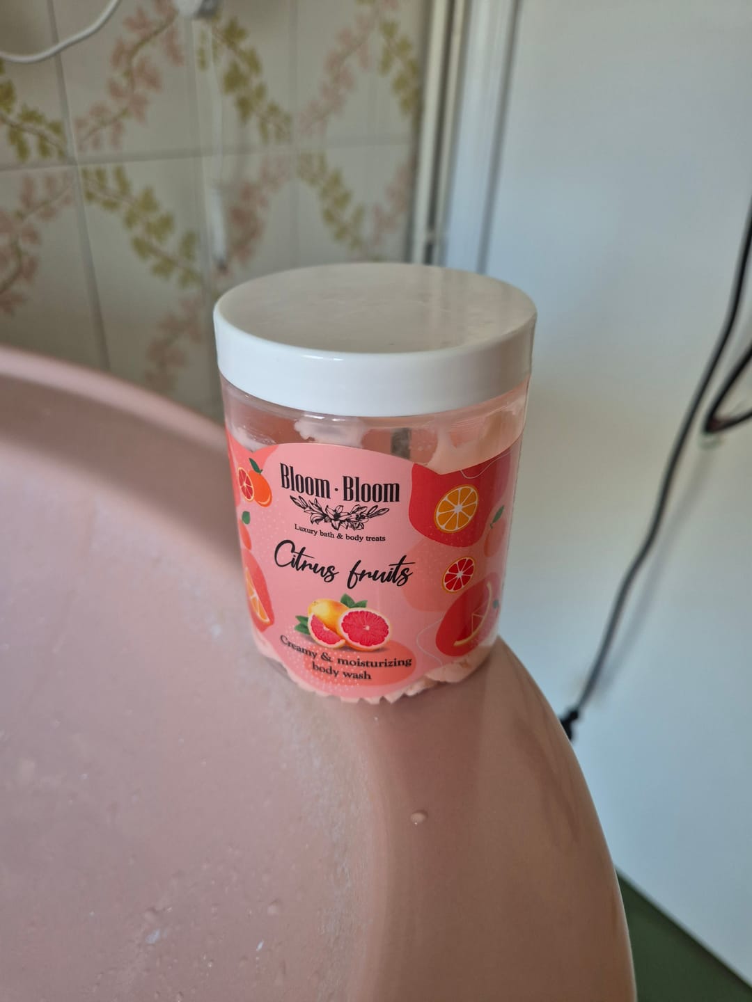 Customer photo review of Σαπουνοπαγωτό Citrus Fruits Κρεμώδες Αφρόλουτρο με Βούτυρο Καριτέ | 250gr