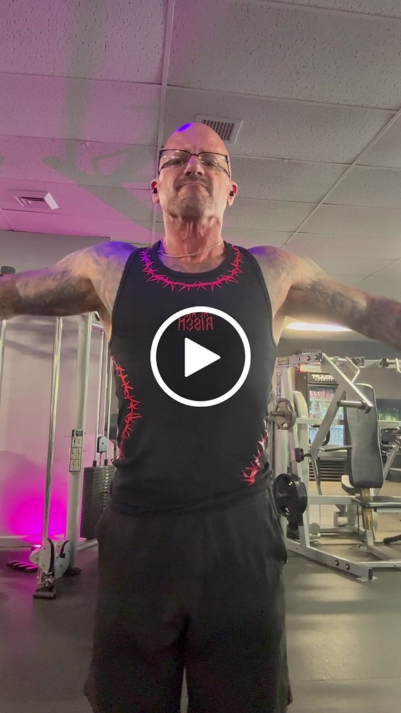 Customer video review of Risen Tank Top - Black
