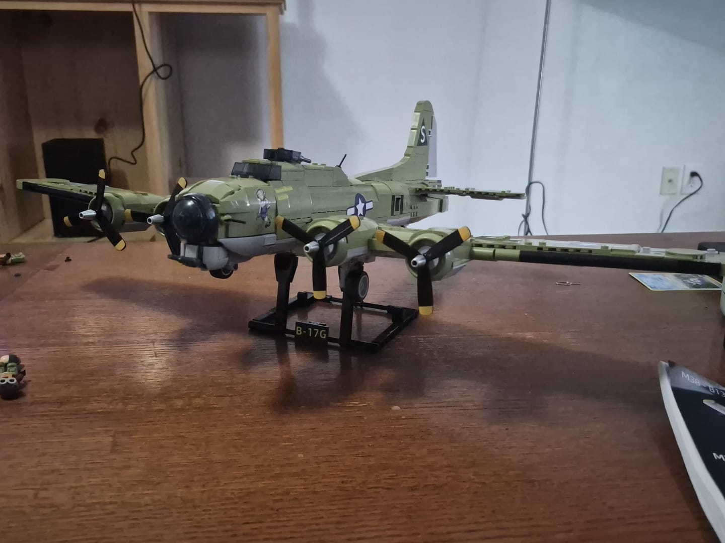 Customer photo review of B-17 Flying Fortress | 1270 PCS