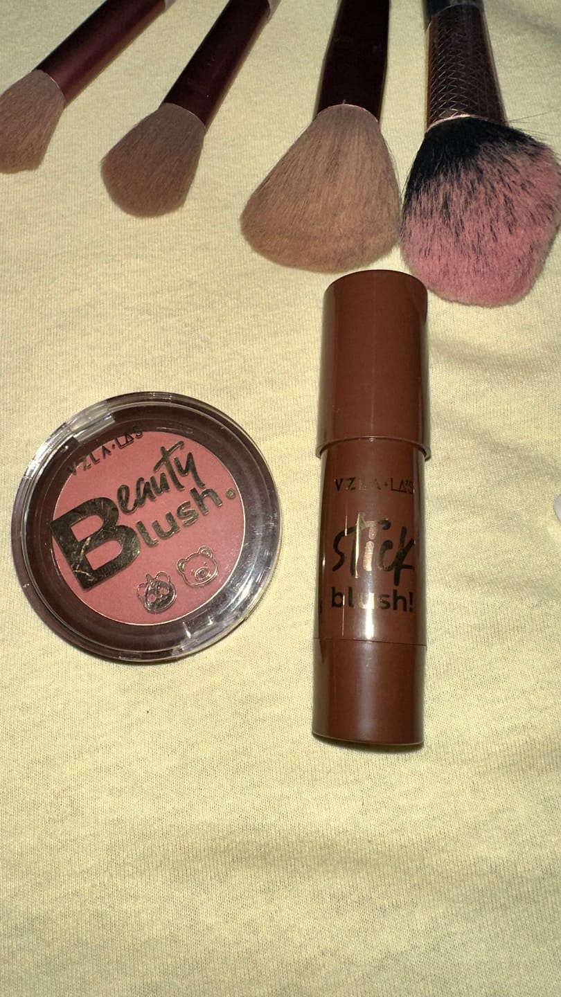 Customer photo review of Kit Blushes Red Mocha Vizzela + La's