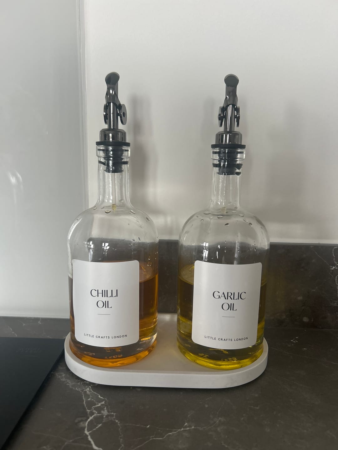 Customer photo review of Set of 2 Round Glass Oil Bottle 500 ML & Oval Tray