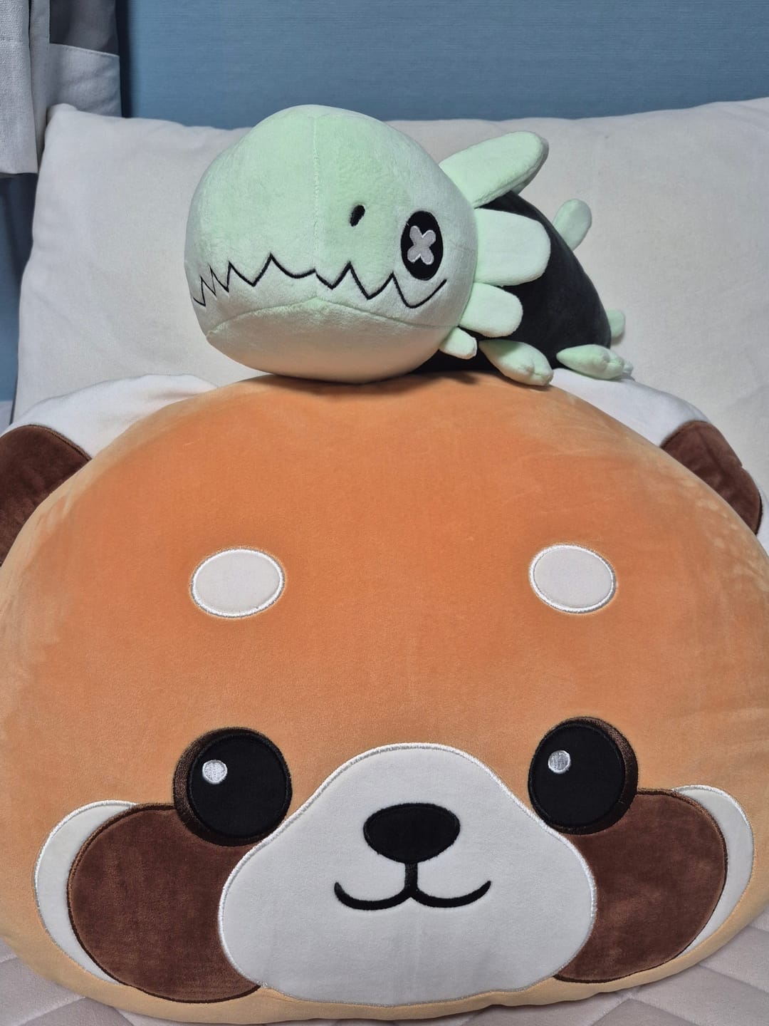 Customer photo review of Rain World - Glowing Green Lizard Plush