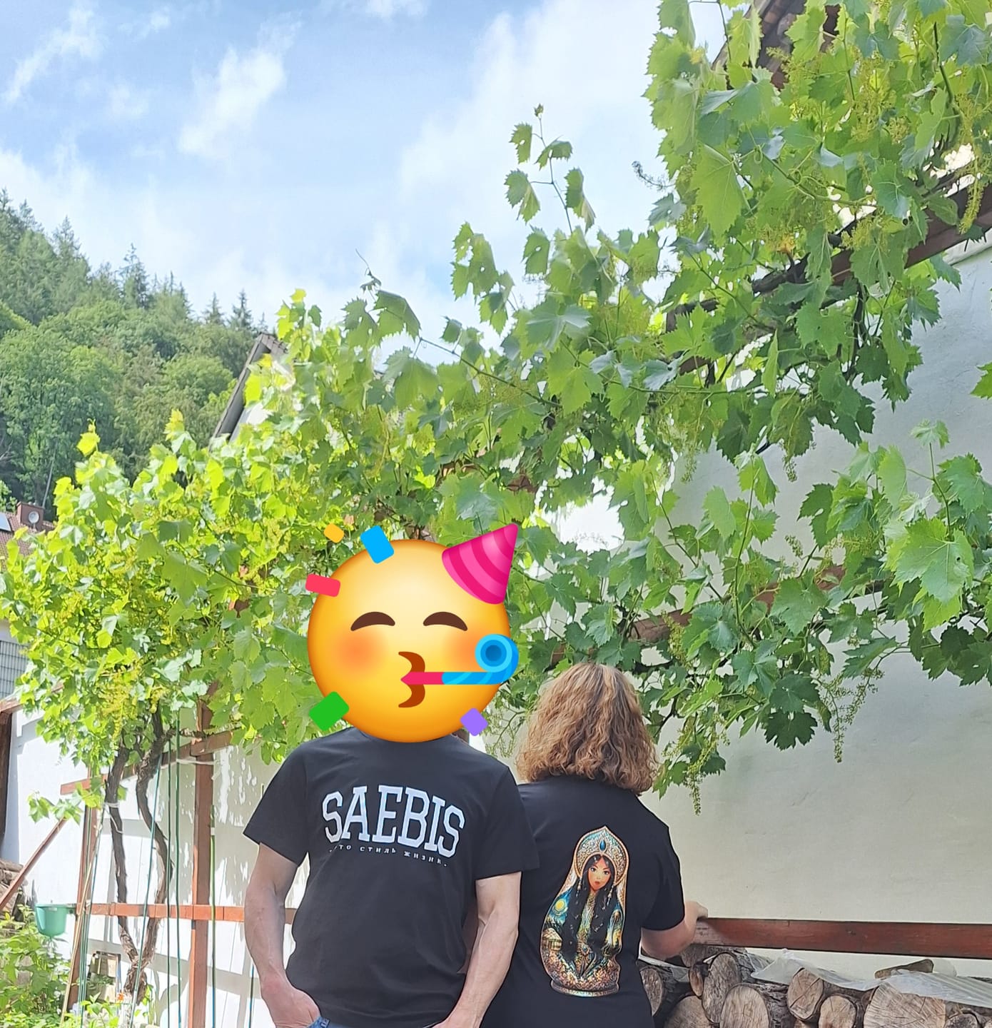 Customer photo review of QASAQ GIRL BRUNETT - Damen Oversized T-Shirt schwarz by SAEBIS®