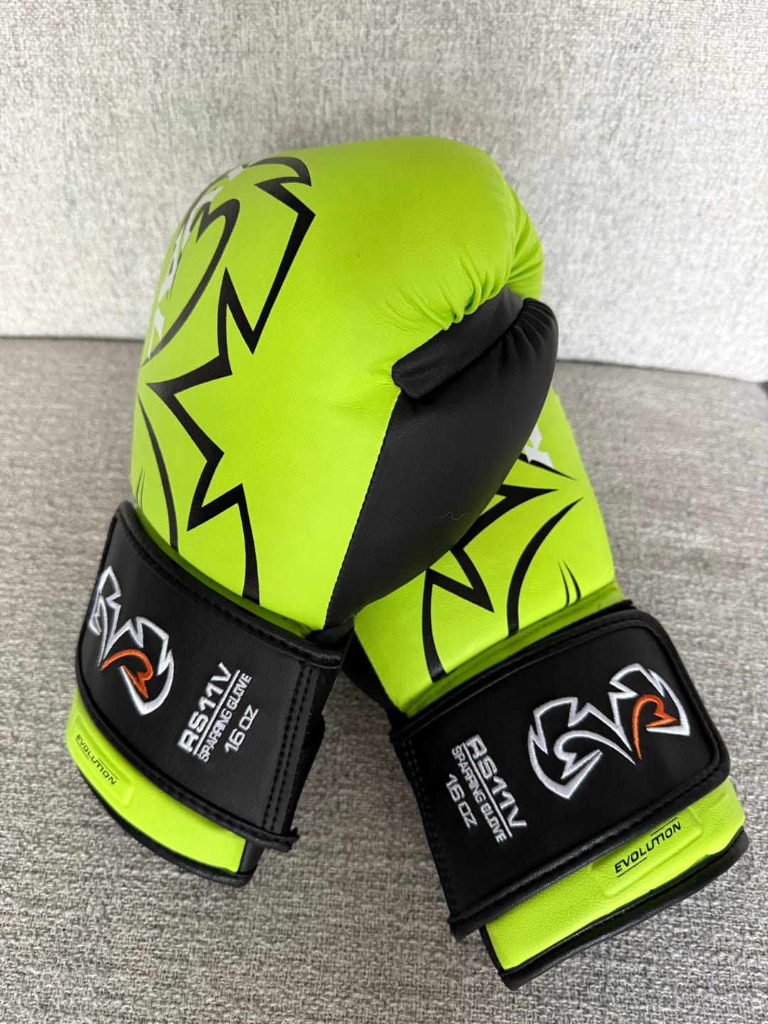Customer photo review of Bokshandschoenen Rival Evolution RS11V Sparring Lime