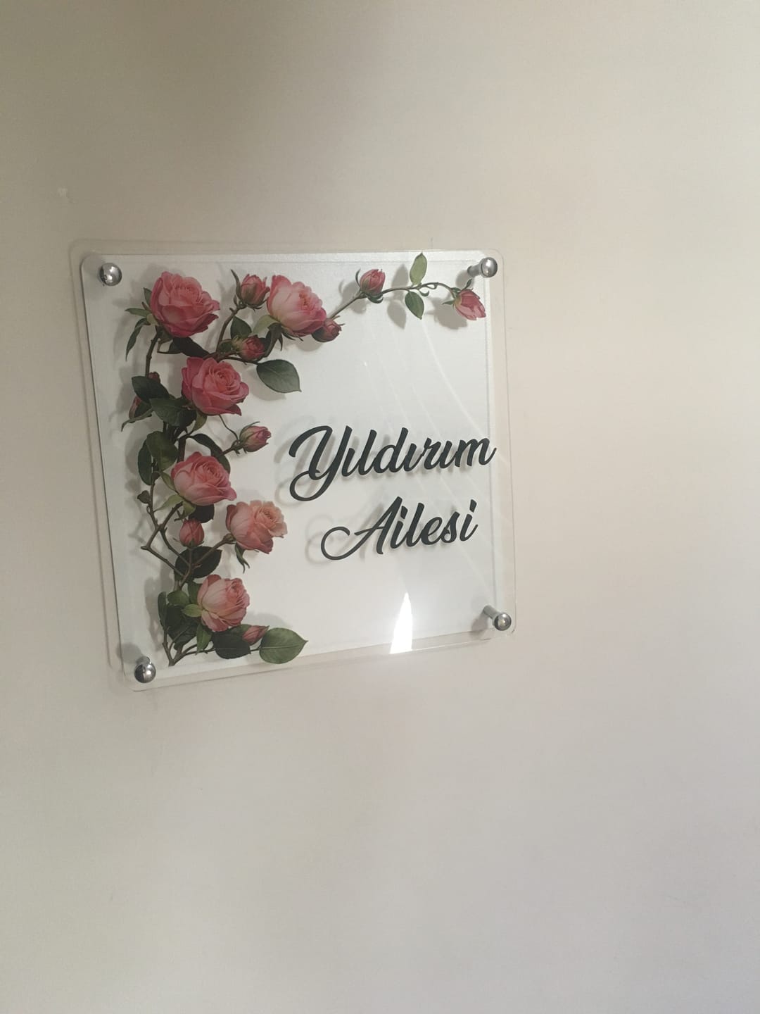 Customer photo review of Kişiye Özel Pembe Gül Dallı Kapı İsimliği
