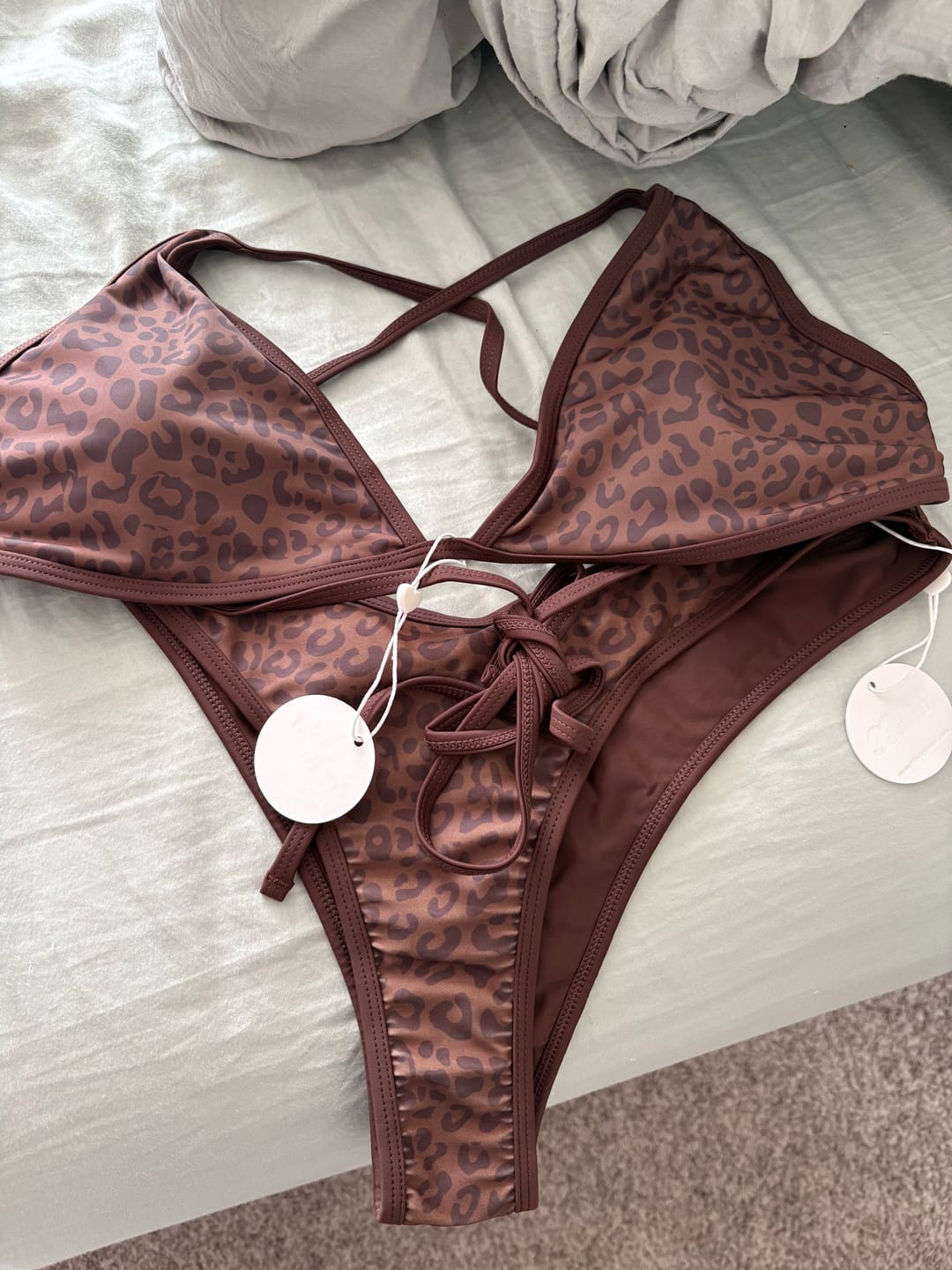 Customer photo review of LILY Jaguar Minimal Triangle Top