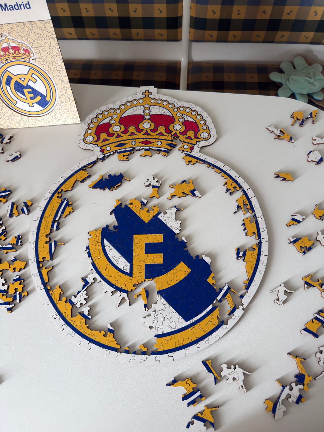 Customer photo review of Real Madrid CF® Logo - Puzzle de Madera