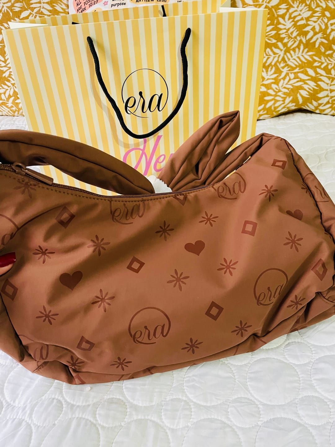 Customer photo review of Yellow Era Gift Bag