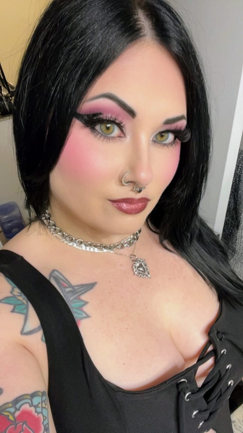 Customer photo review of ANTIQUE HEART PENDANT