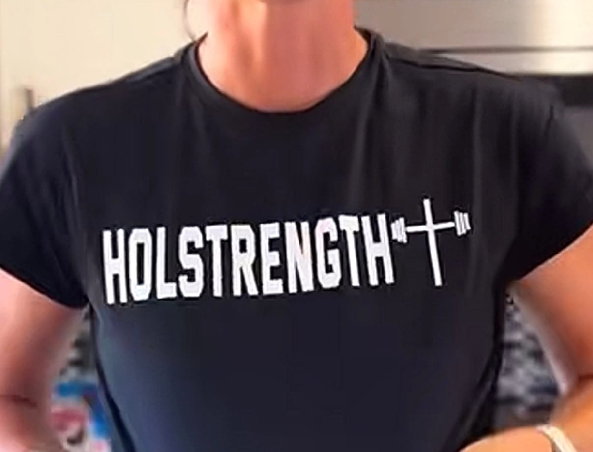 Customer photo review of Essential Crop Tee