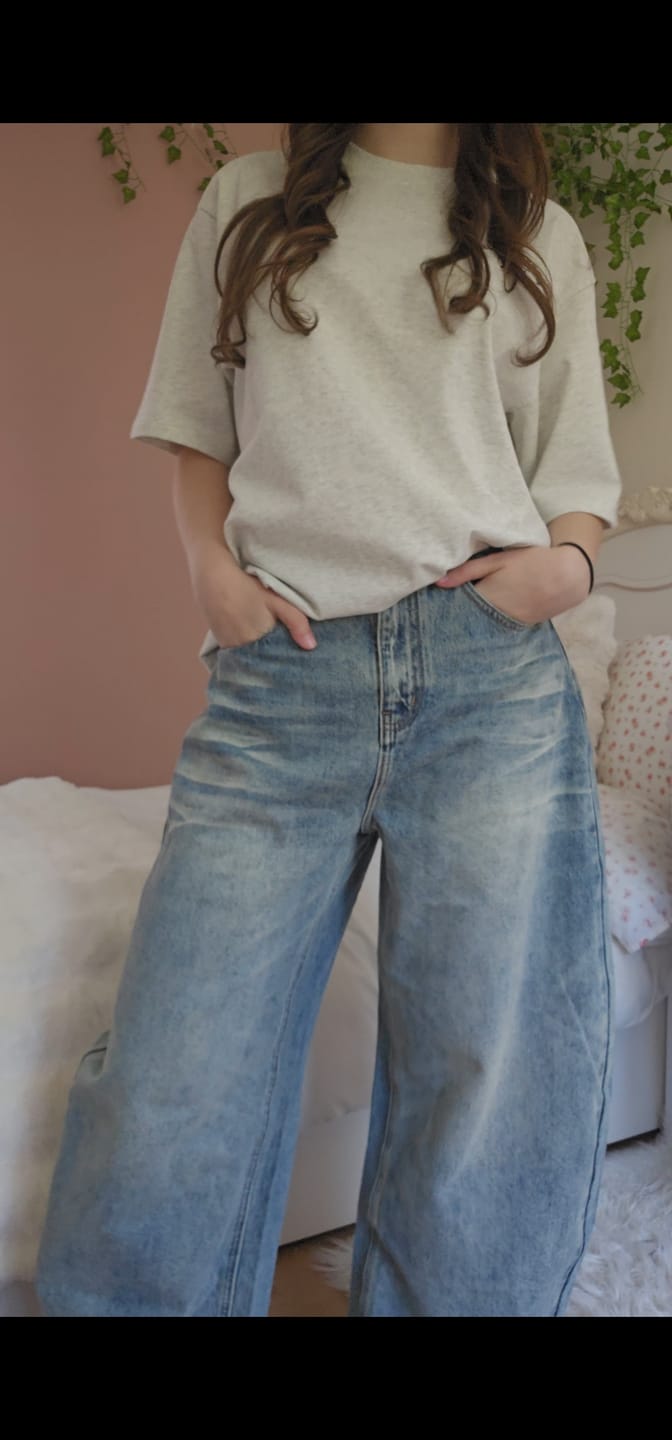 Customer photo review of Aelfric Eden Baggy Barrel Washed Jeans