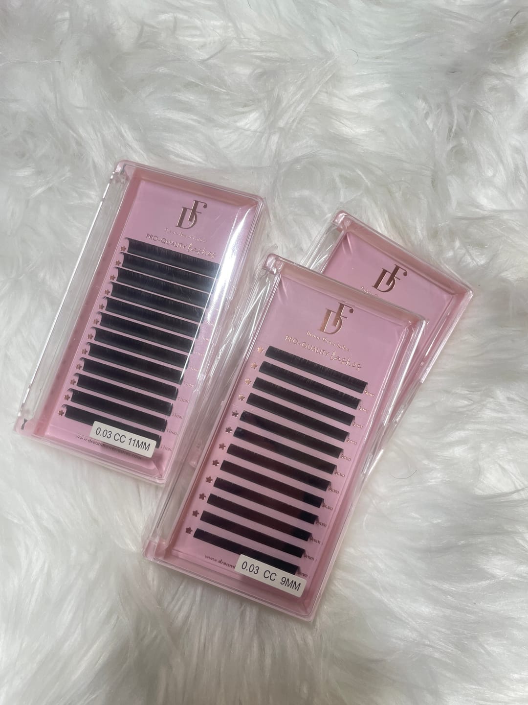 Customer photo review of Cashmere Volume Lash Extensions 0.03mm