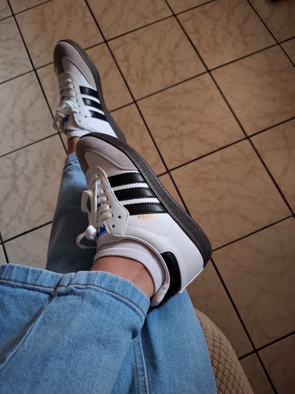 Customer photo review of Tenis Smb Blanco Negro Gris