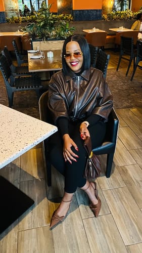 Customer photo review of Vietnamese Super Double Drawn Bone Straight 5x5 Glueless Closure 10" Natural Black Wig