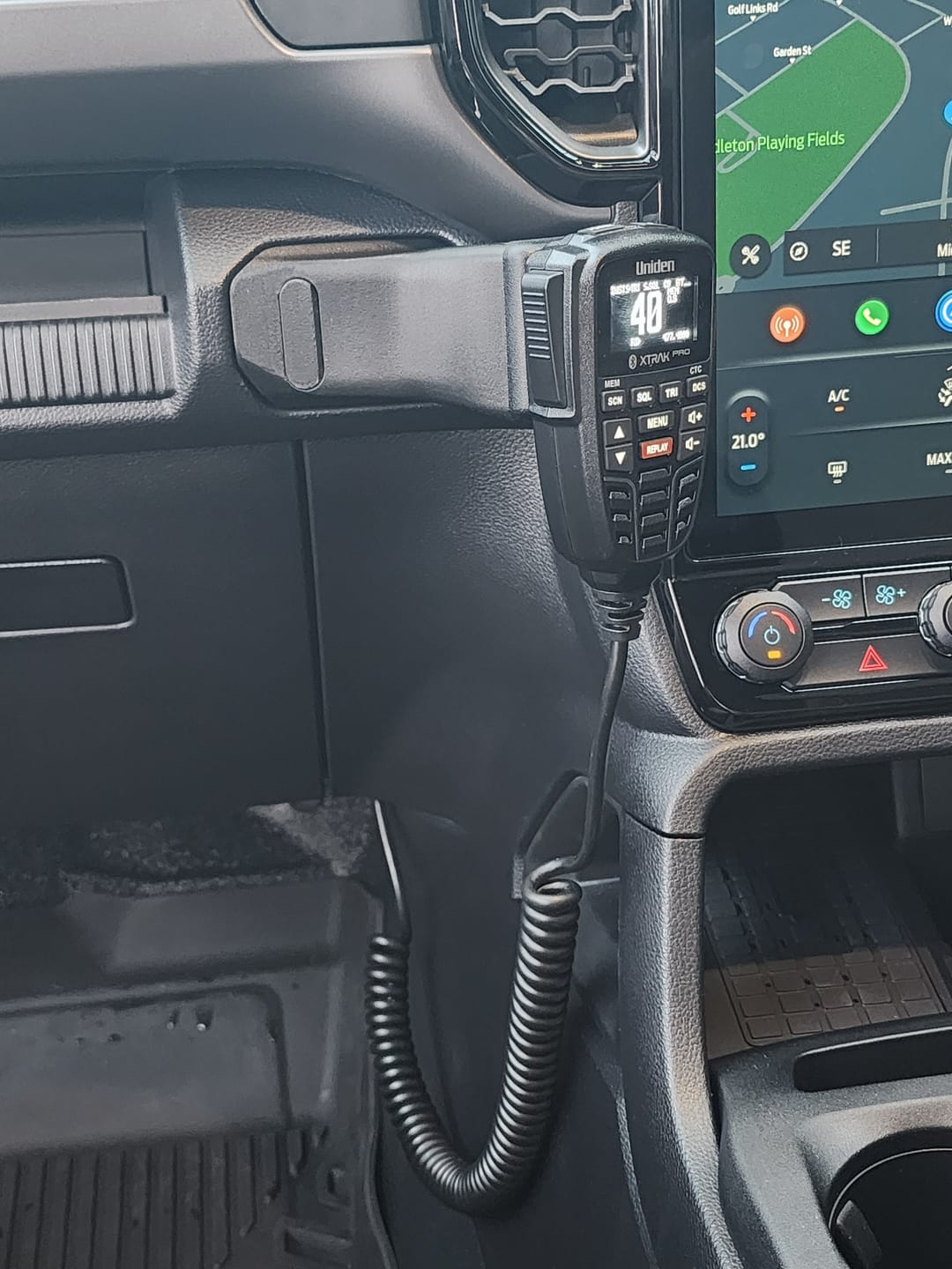 Customer photo review of UHF/Quadlock/Universal Dash Mount for Ford Ranger Super Duty IDMS