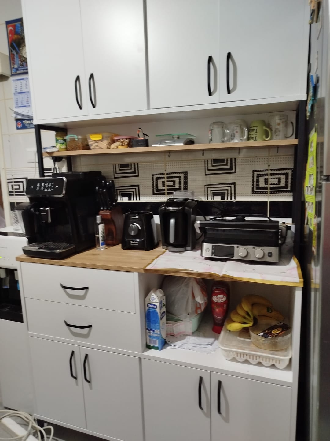Customer photo review of Rani JE209 Çok Amaçlı Dolap 8 Kapaklı 2 Çekmeceli Raflı Kiler Mutfak Dolabı Beyaz - Sepet Ceviz