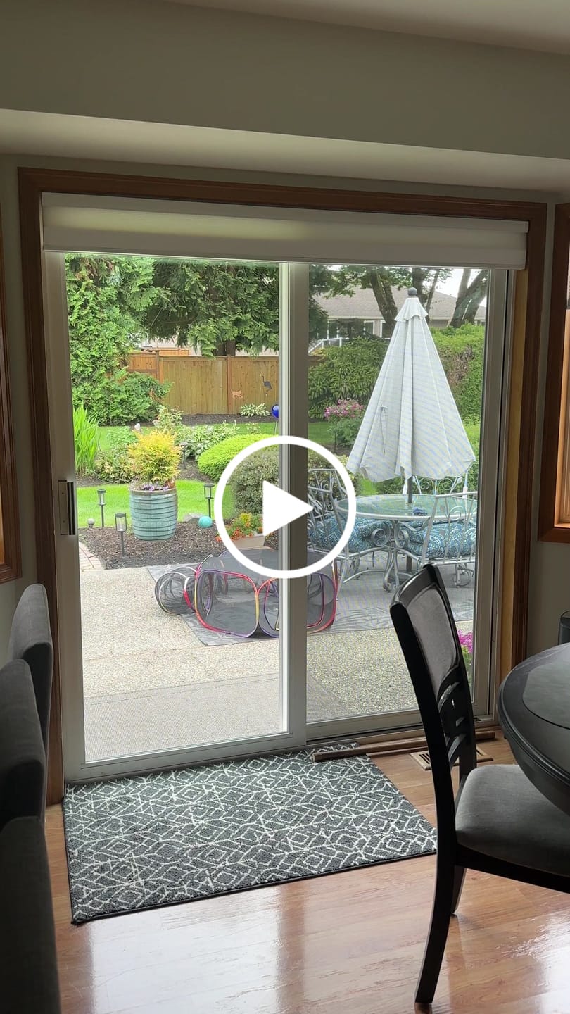 Customer video review of SmartWings Motorized Light Filtering Cellular Shades Nowa