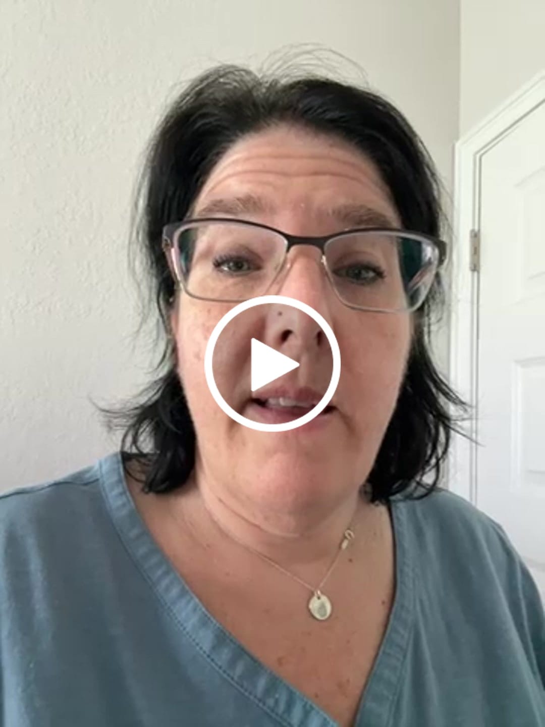 Customer video review of Migranium Daily - World’s 1st Anti-Migraine Super Formula for Headaches + Brain Fog + Stress