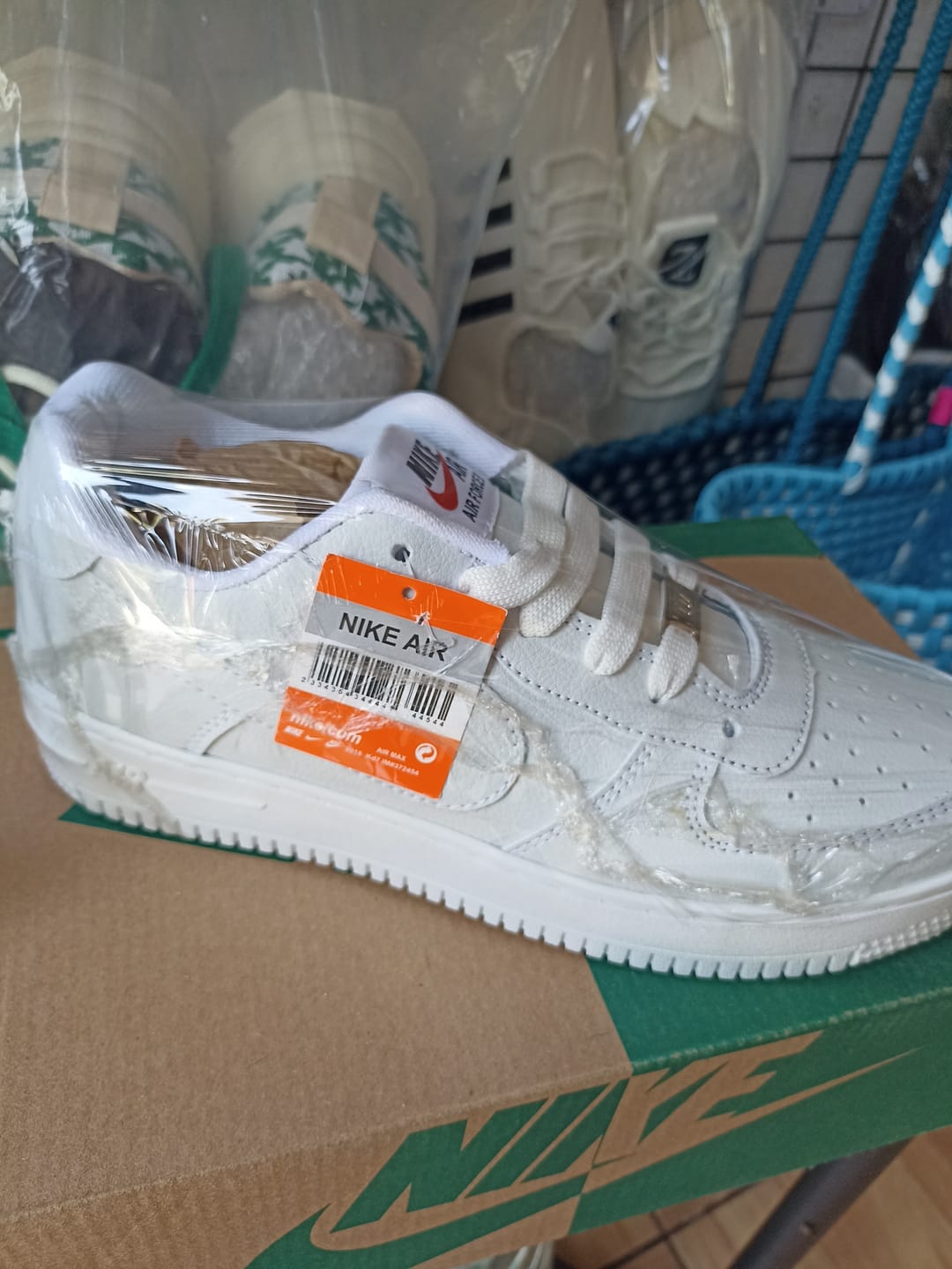 Customer photo review of Tenis 270 Blanco Total