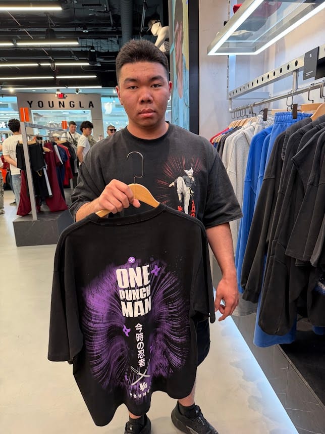 Customer photo review of 4105 - One Punch Man Tees