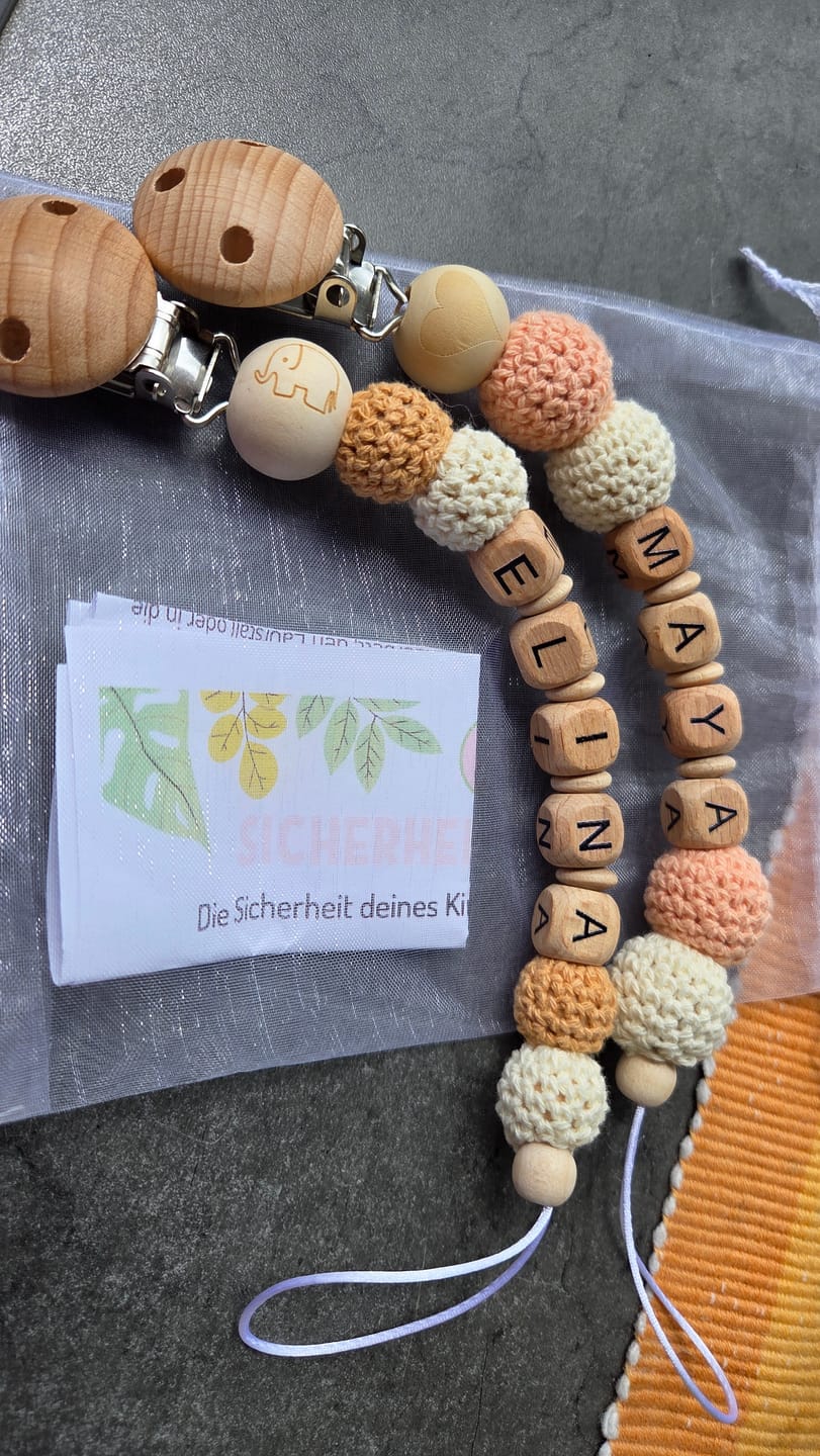 Customer photo review of Schnullerkette  "Pinkes Bärchen"