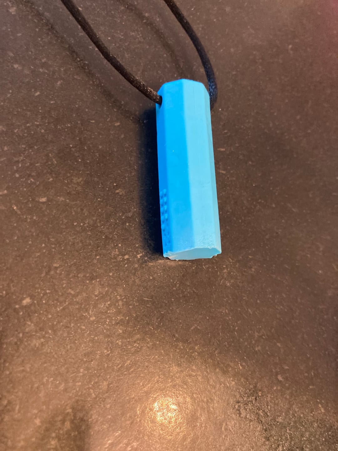 Customer photo review of Collier à mâcher anti-stress pierre précieuse