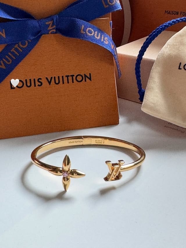 Customer photo review of Louisette Signature Bracelet