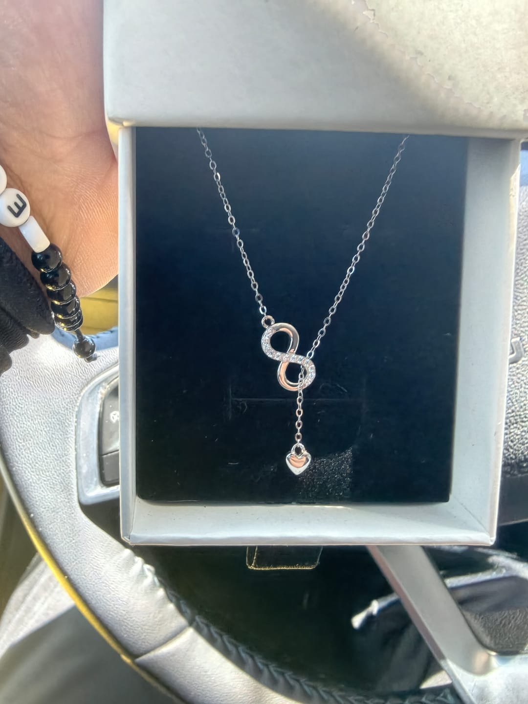 Customer photo review of Collar Infinito - Plata .925
