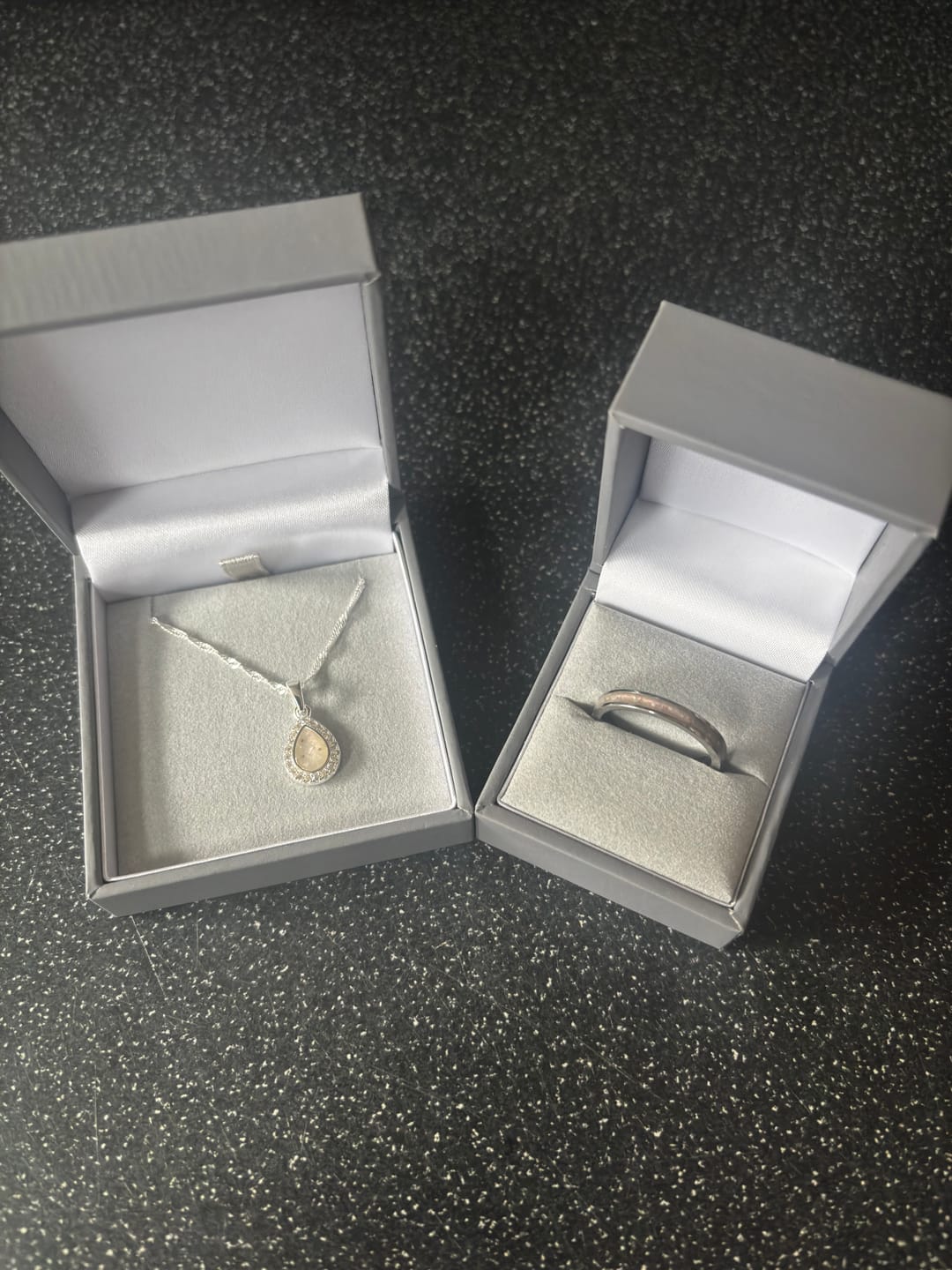 Customer photo review of 3.2mm width channel ring - Alternative metals