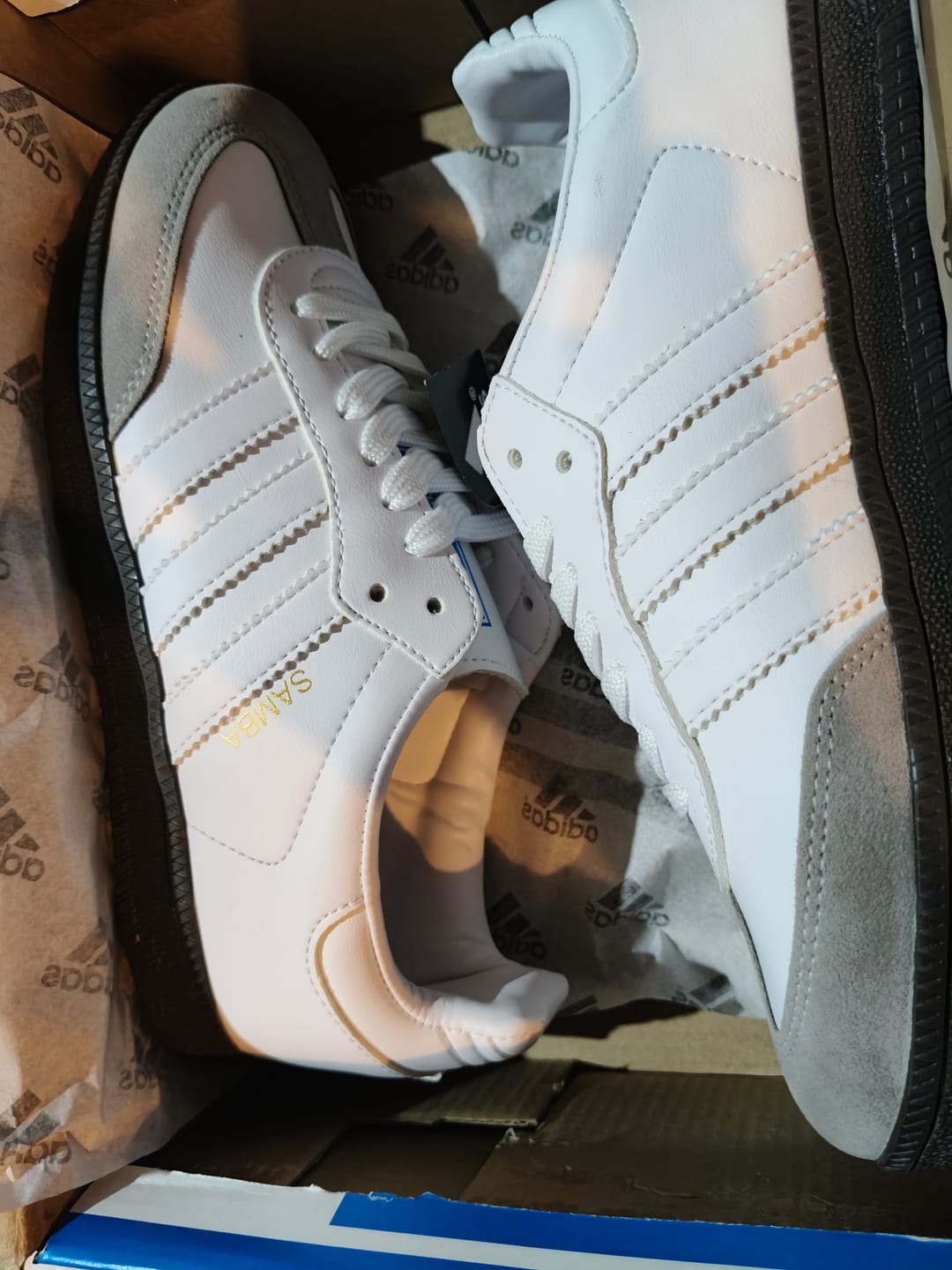 Customer photo review of Tenis Smb Blanco Total