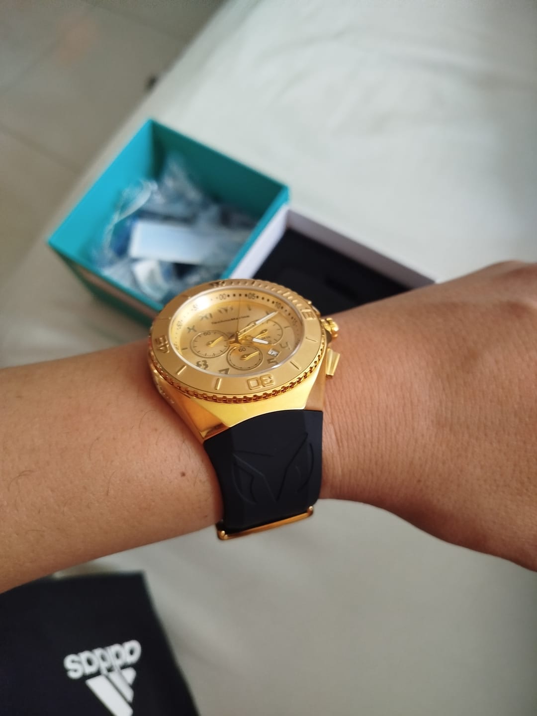 Customer photo review of Reloj Technomarine  de 48MM - Manta TM 225005