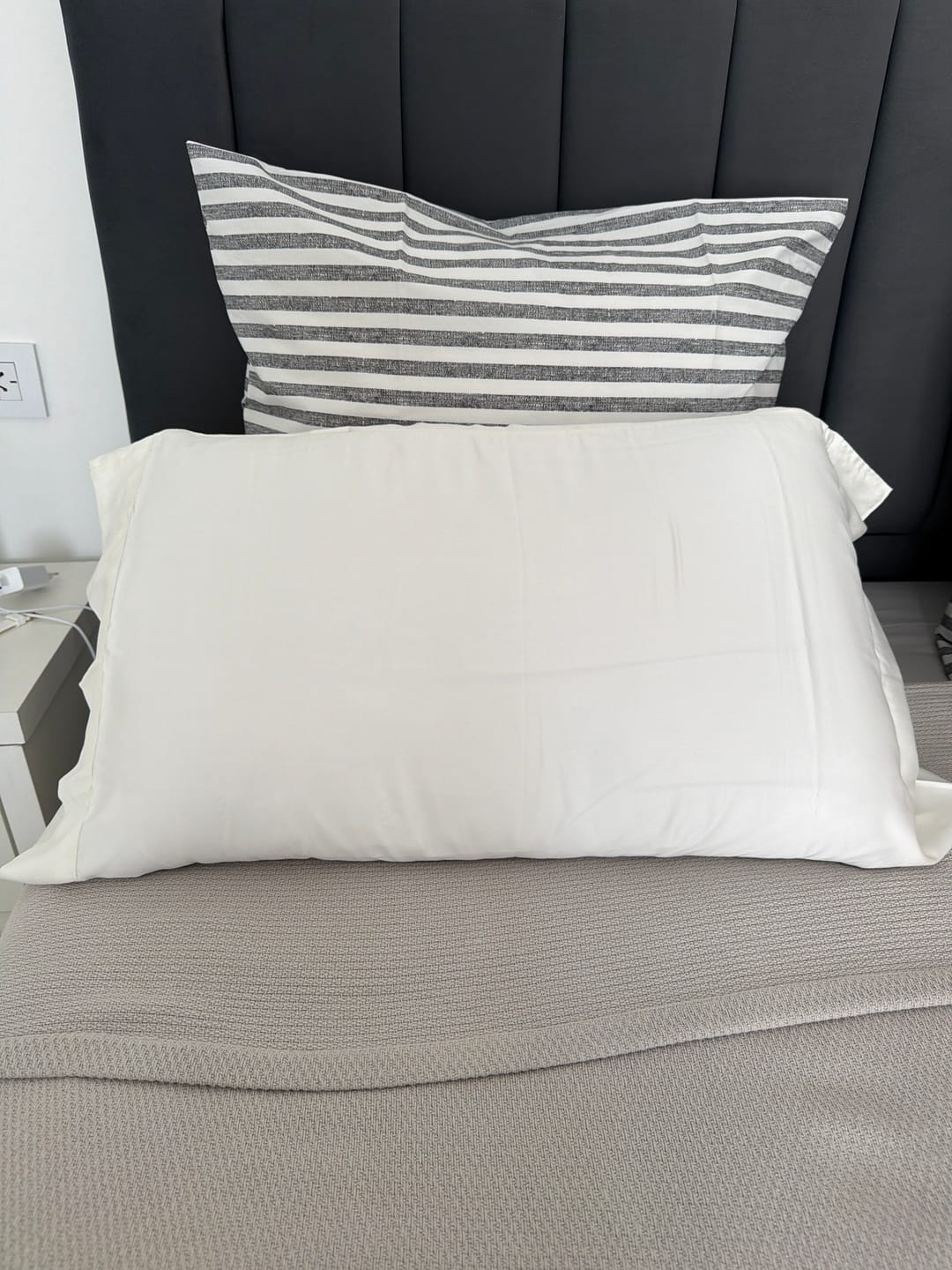Customer photo review of Funda de Almohada Seda de Bambú - Blanco