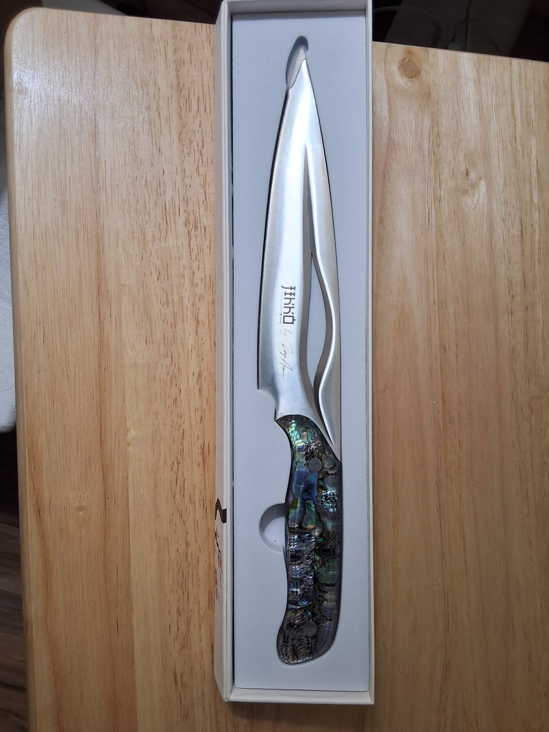Customer photo review of The Pearl Eye Edition – Signature Knife by JIKKO®