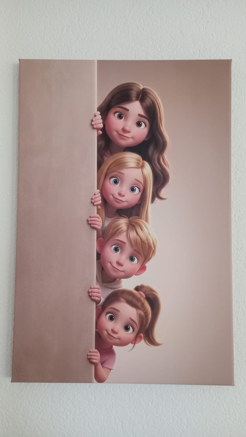 Customer photo review of Personalisierte Leinwand - Animiert hinter der Wand