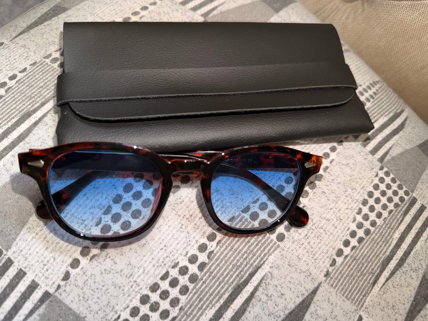 Customer photo review of Óculos de Sol Berlim