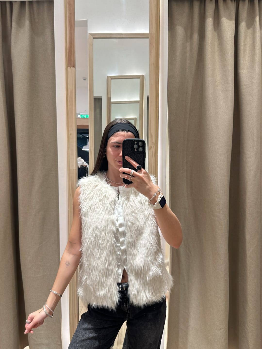 Customer photo review of Chaqueta Sin Mangas Pelo White