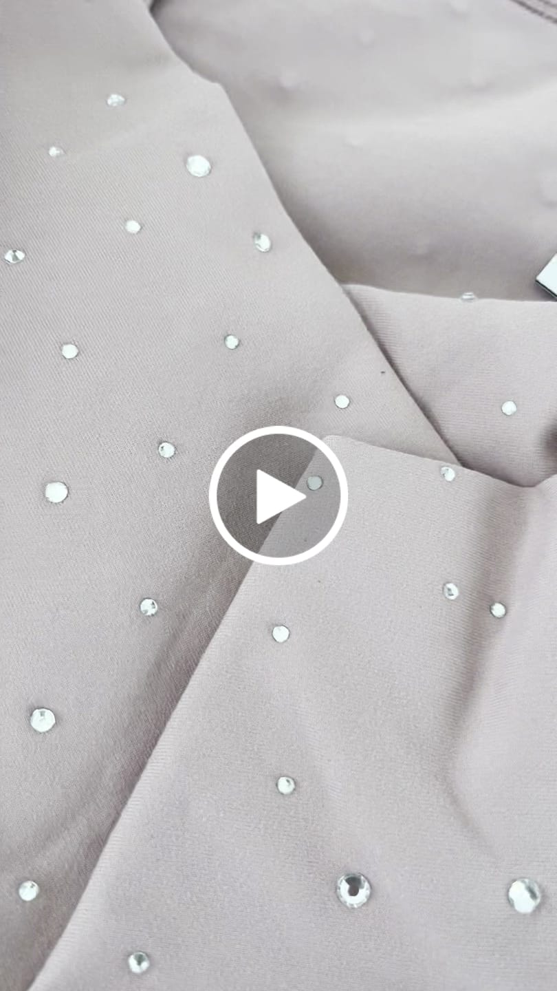Customer video review of Calabasas Crop Top - Lip Gloss Gem