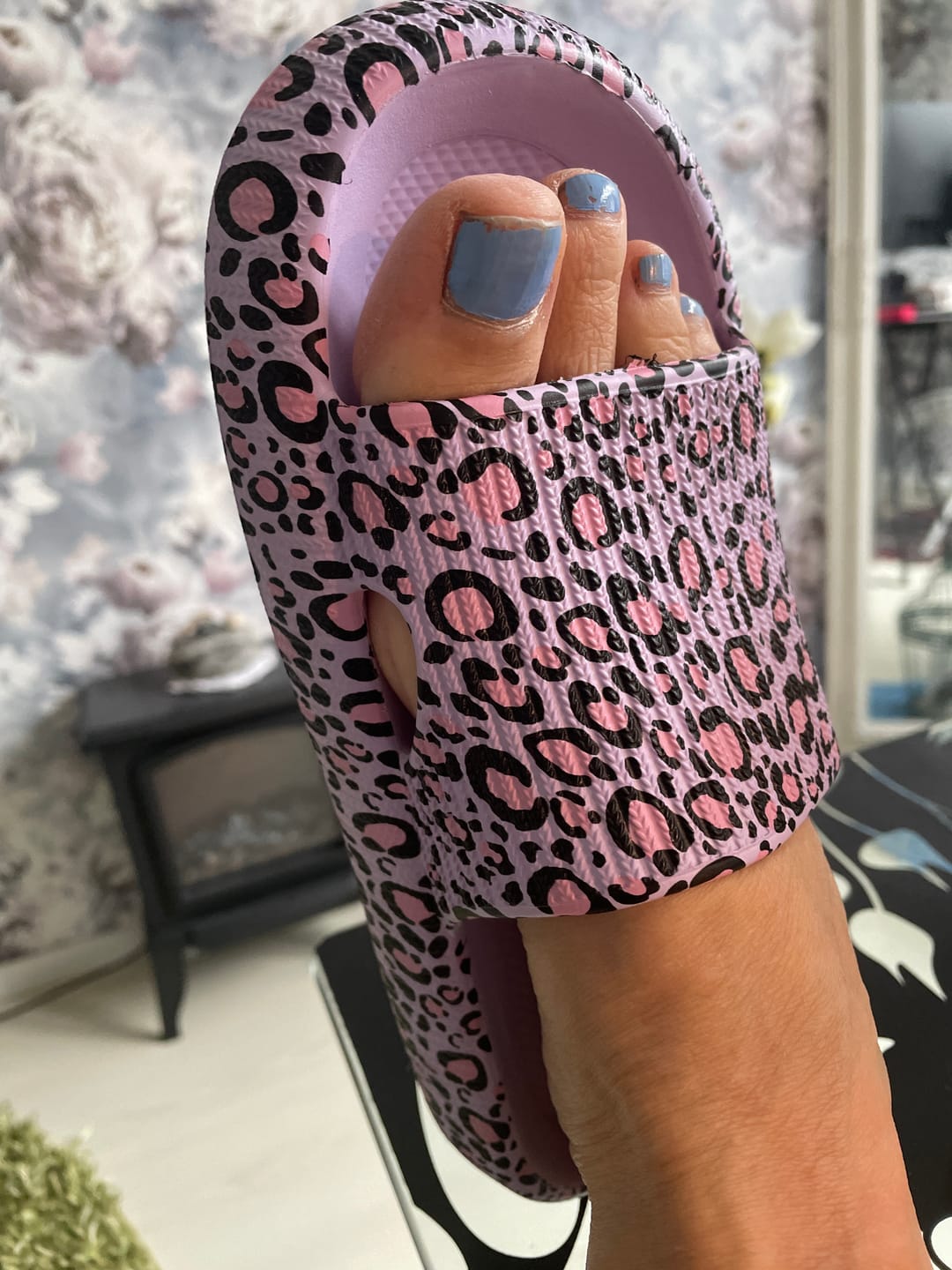 Customer photo review of HappyFlops Limited Editions