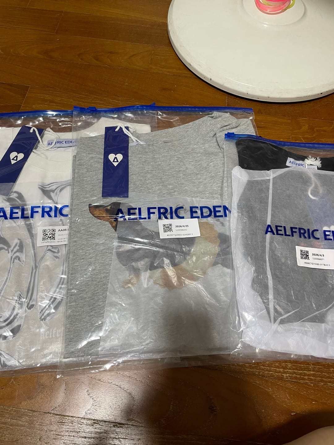 Customer photo review of Aelfric Eden Chain Heart Graphic Baby Tee