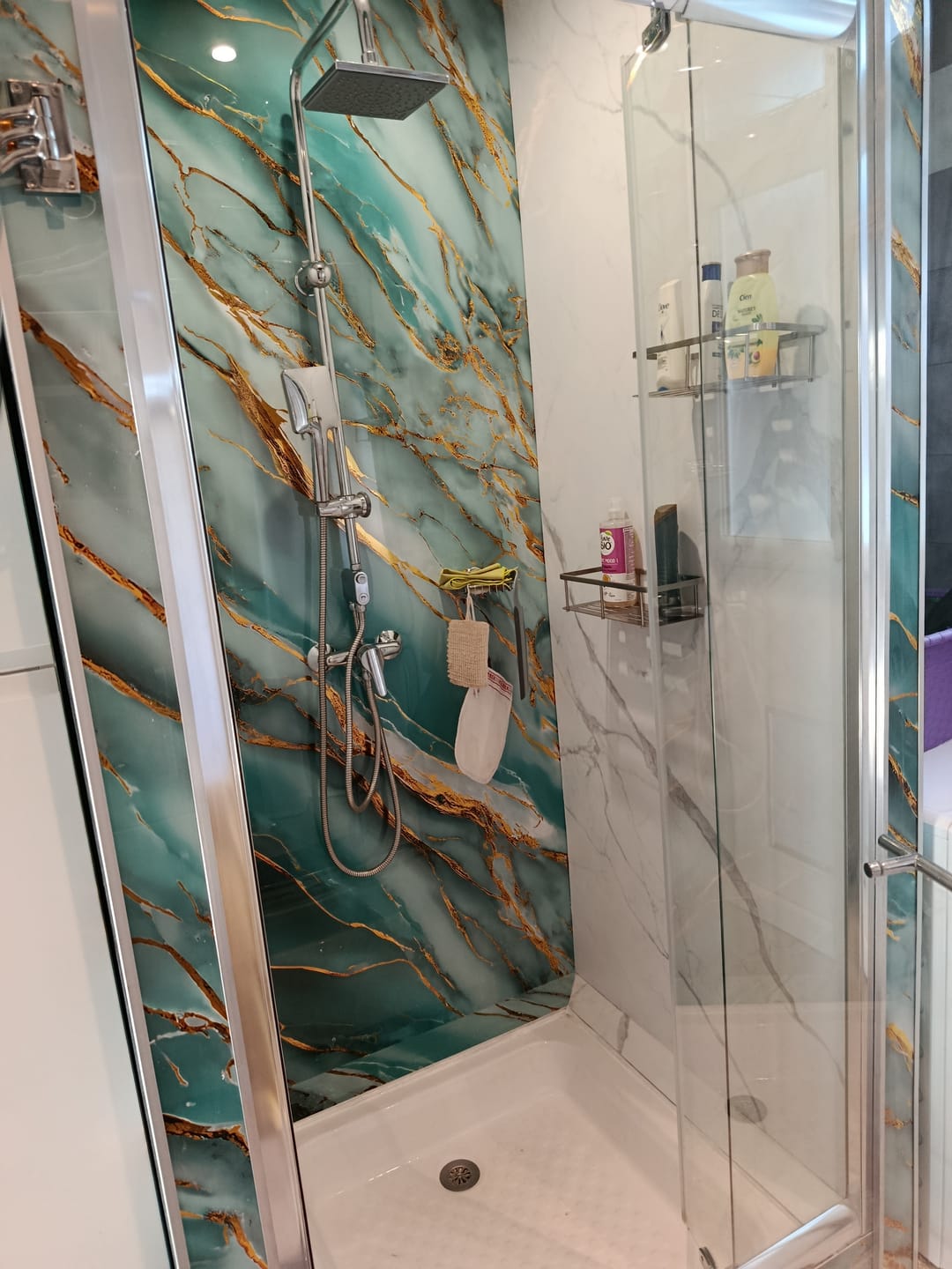 Customer photo review of Panneau Mural SPC Marbre Blanc Apollo Mat | Anti-Rayure & Étanche