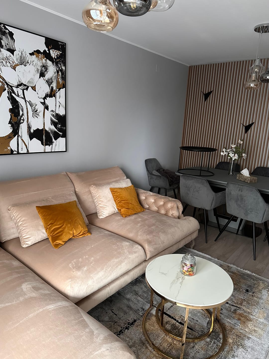 Customer photo review of Set 2 masute MUSE II, alb cu efect de marmura/auriu, sticla securizata/otel