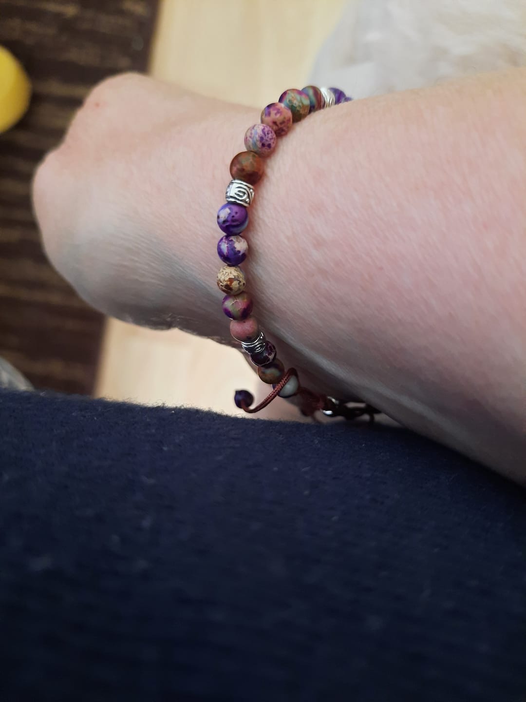 Customer photo review of Tibetisches Energie Armband - Violetter Jaspis
