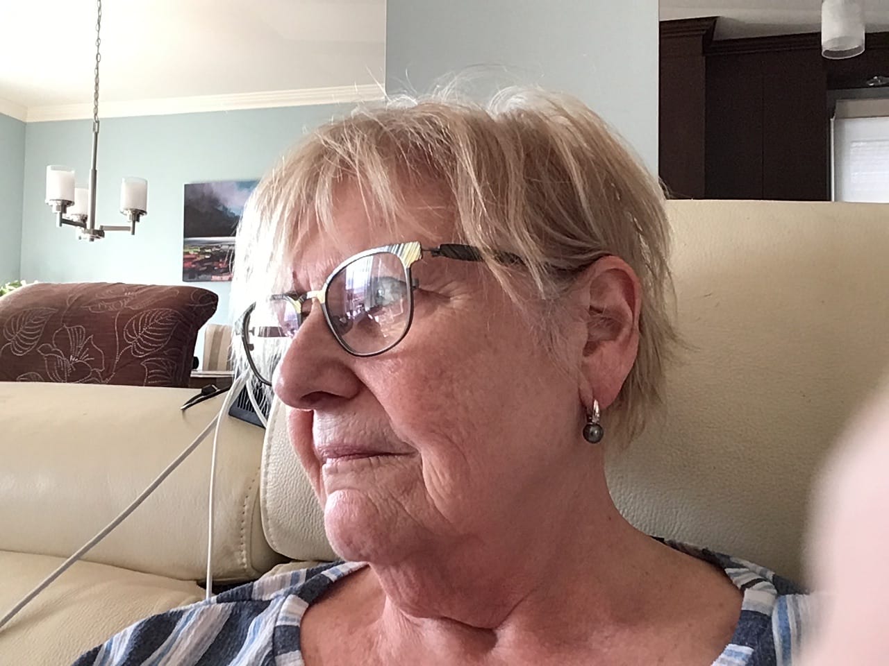 Customer photo review of NATALIE - Tahitian Black Pearl Hoop Earrings