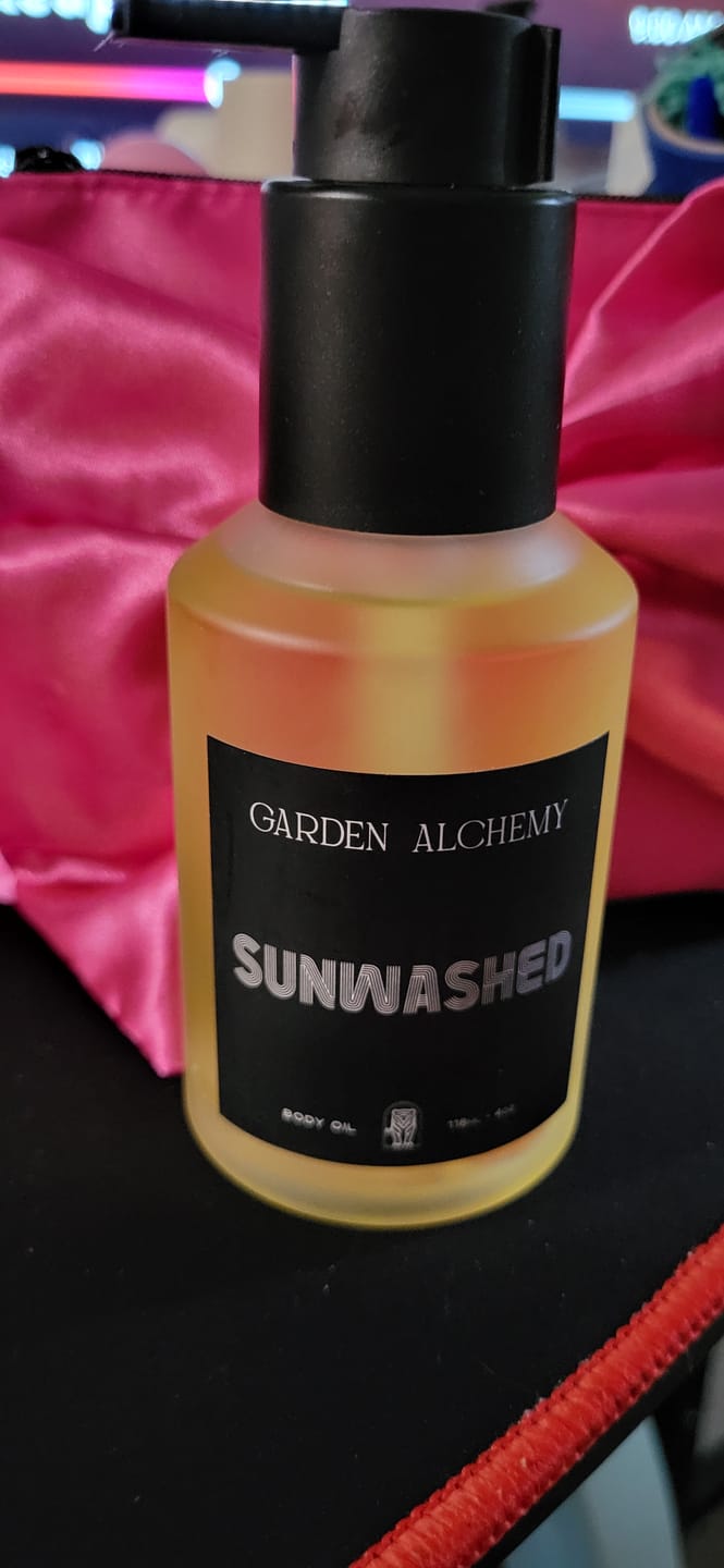 Customer photo review of SUNWASHED BODY OIL